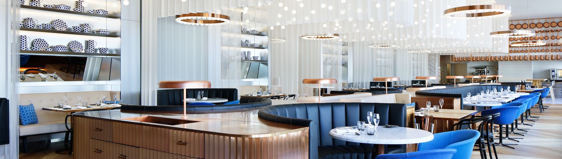 朝食からディナーまでご利用いただけるダイニング。これまでにない